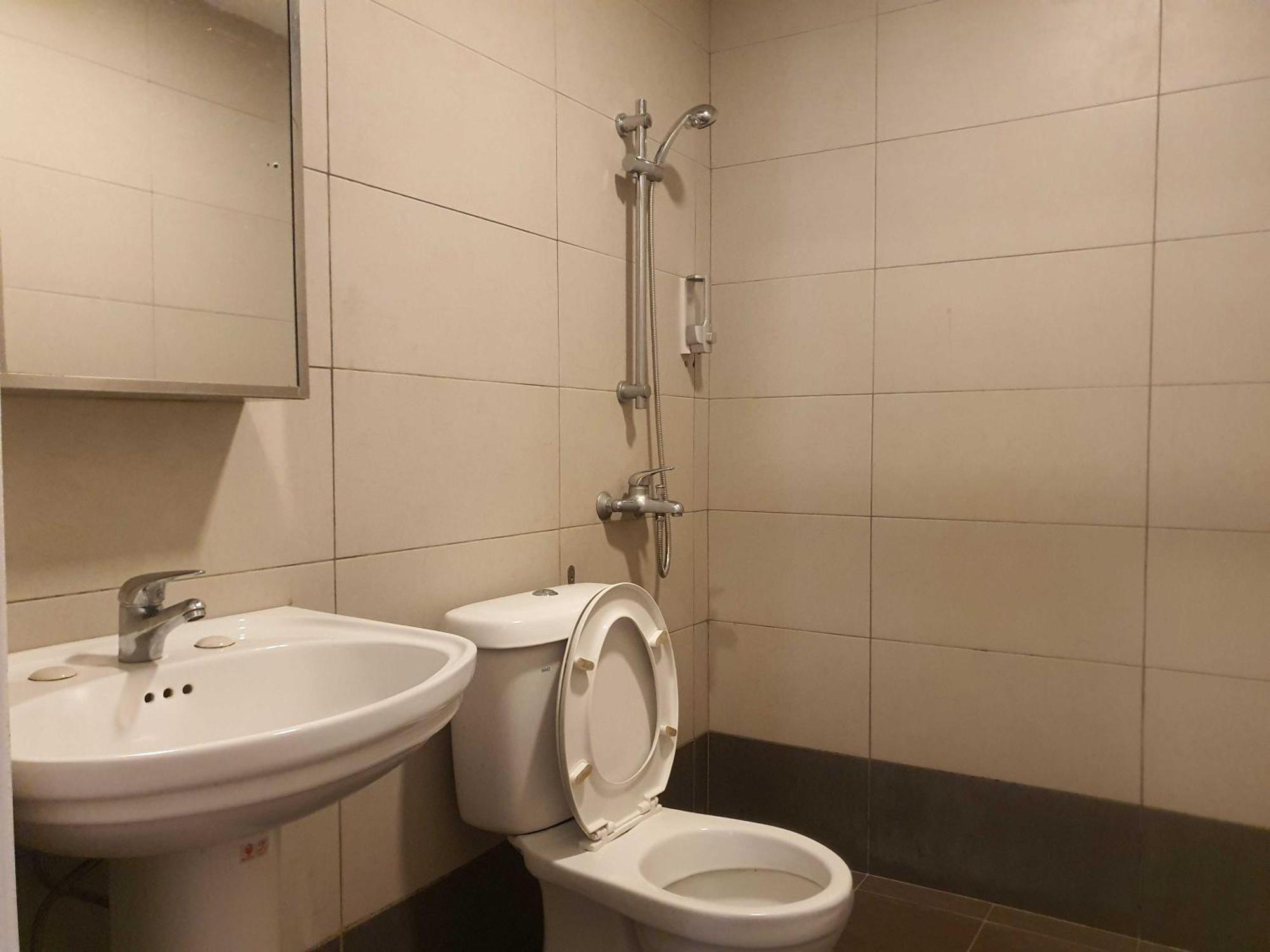 Oyo 91053 Signature Inn Мири Екстериор снимка