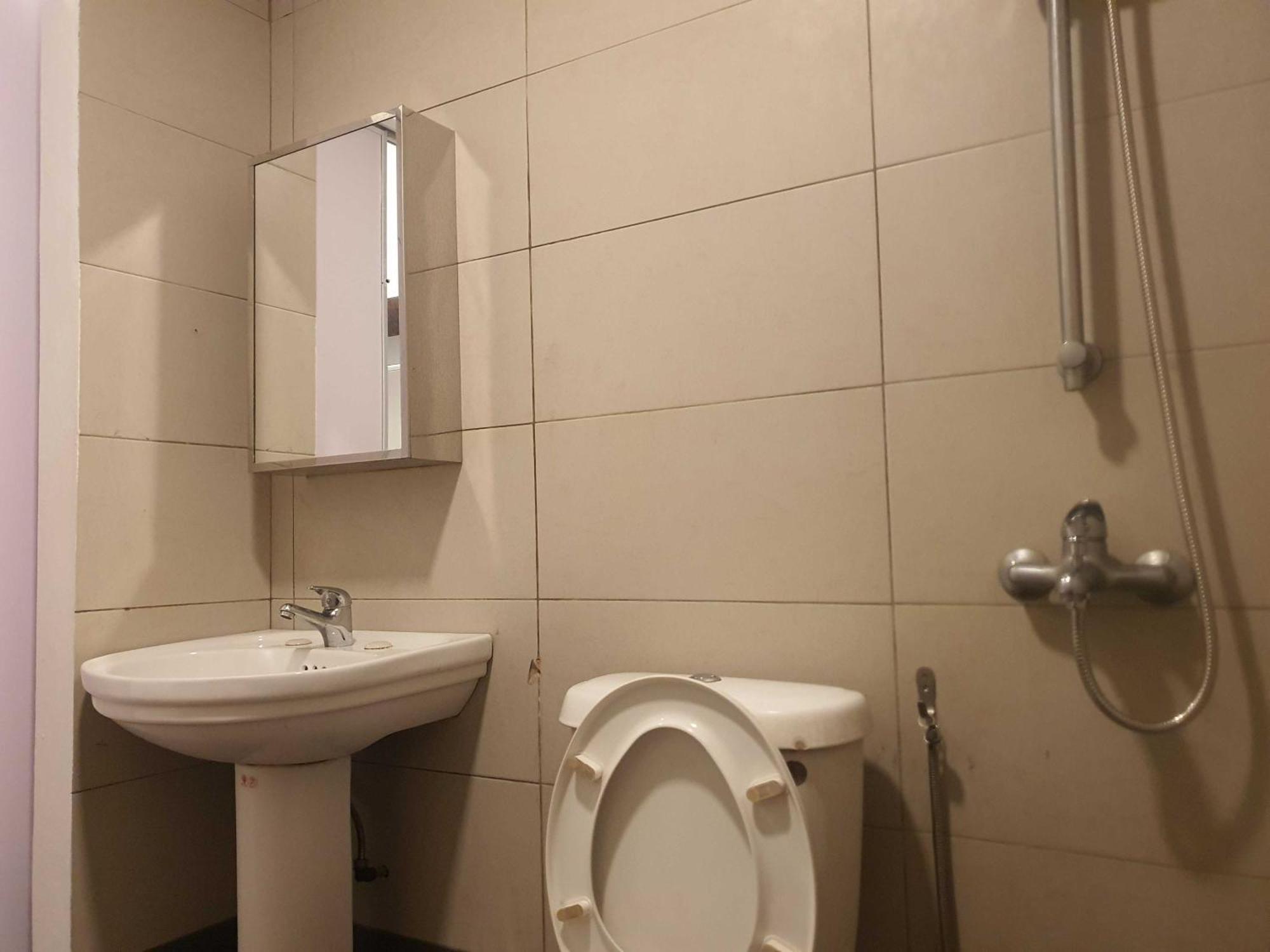 Oyo 91053 Signature Inn Мири Екстериор снимка